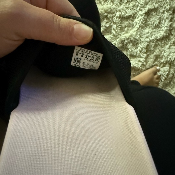 Pink and black Adidas slides - Picture 2 of 4